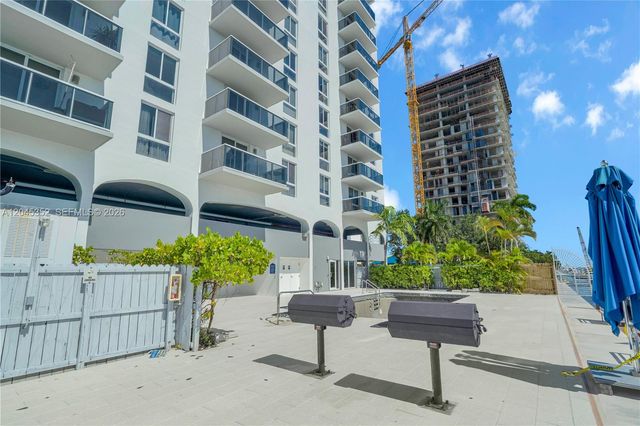 7928 W Dr 606 606, North Bay Village, FL 33141