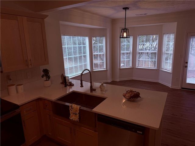 28 Hampton Drive, Cartersville, GA 30121