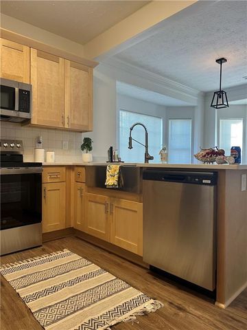 28 Hampton Drive, Cartersville, GA 30121