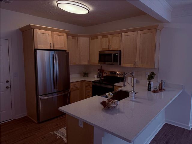 28 Hampton Drive, Cartersville, GA 30121