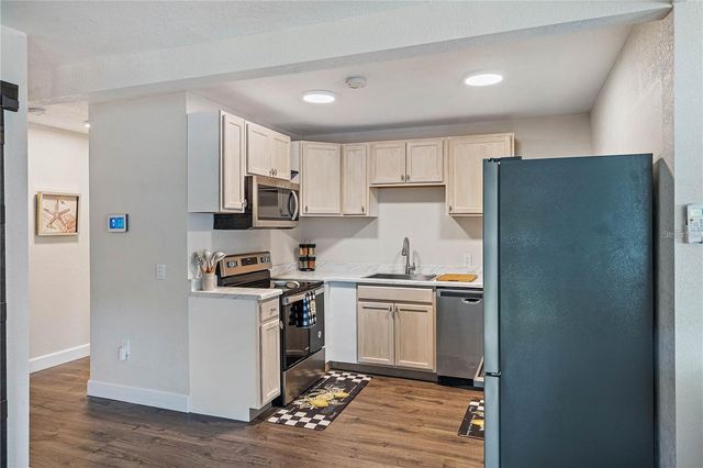 7101 59TH STREET N, Pinellas Park, FL 33781