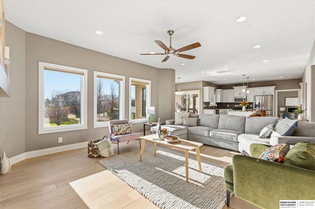 1730 S 220th Avenue, Elkhorn, NE 68022