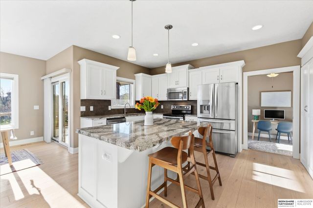 1730 S 220th Avenue, Elkhorn, NE 68022