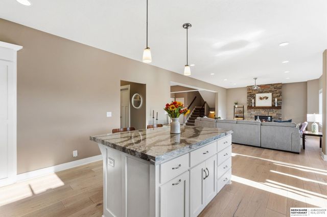 1730 S 220th Avenue, Elkhorn, NE 68022