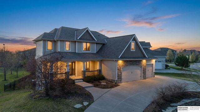 1730 S 220th Avenue, Elkhorn, NE 68022