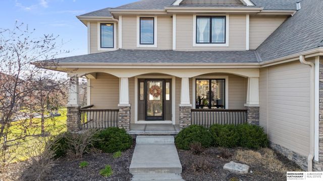 1730 S 220th Avenue, Elkhorn, NE 68022
