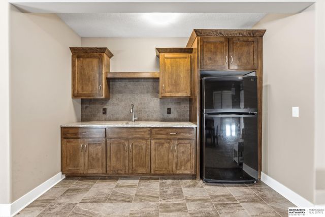 1730 S 220th Avenue, Elkhorn, NE 68022