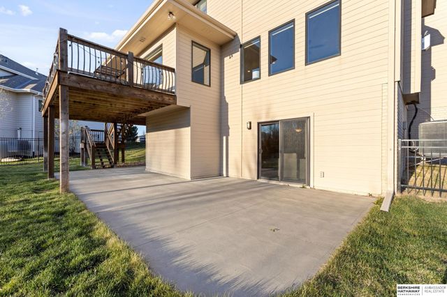 1730 S 220th Avenue, Elkhorn, NE 68022