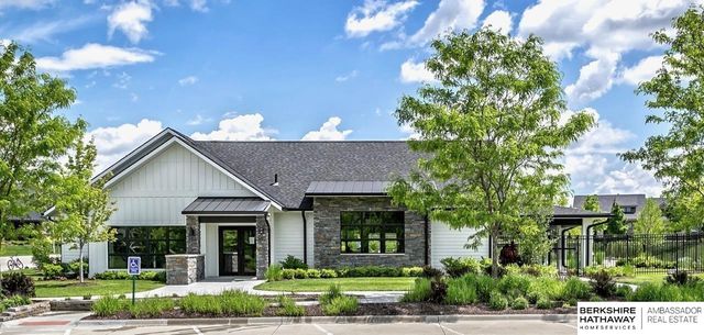 1730 S 220th Avenue, Elkhorn, NE 68022