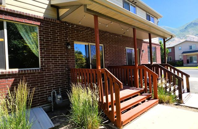9607 N 4500 ST, Cedar Hills, UT 84062