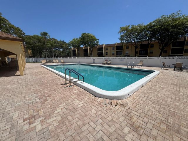 450 NW 20th Street, Boca Raton, FL 33431