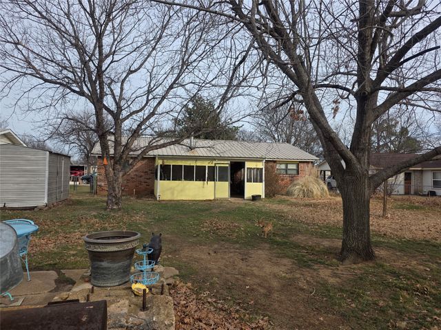 506 Hall Street, Graham, TX 76450