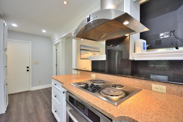 12905 Wembley ROAD, Brookfield, WI 53005