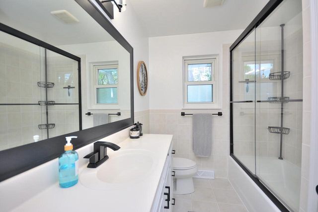 12905 Wembley ROAD, Brookfield, WI 53005