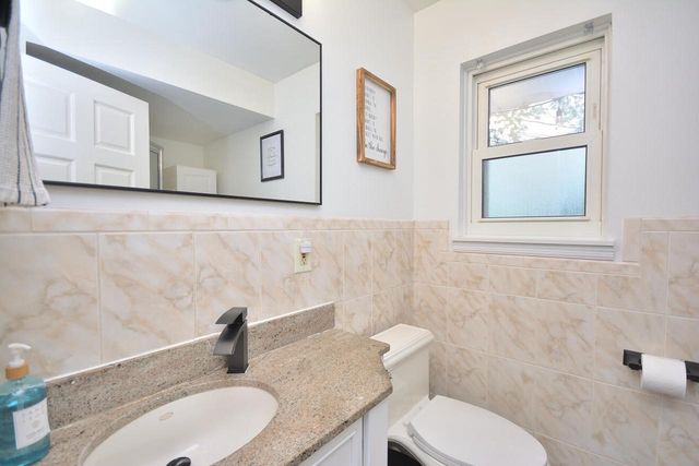 12905 Wembley ROAD, Brookfield, WI 53005