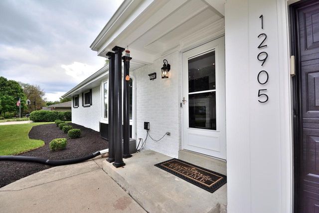 12905 Wembley ROAD, Brookfield, WI 53005