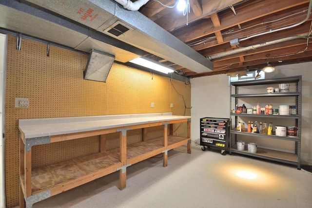 12905 Wembley ROAD, Brookfield, WI 53005
