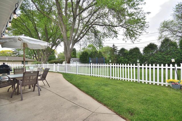 12905 Wembley ROAD, Brookfield, WI 53005