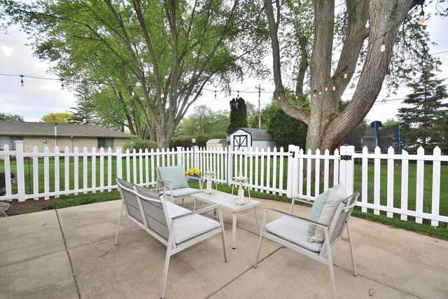 12905 Wembley ROAD, Brookfield, WI 53005