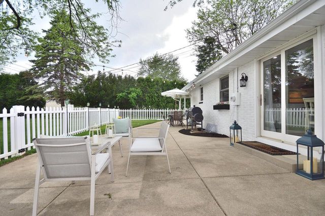 12905 Wembley ROAD, Brookfield, WI 53005
