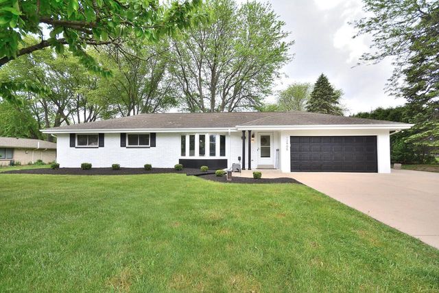 12905 Wembley ROAD, Brookfield, WI 53005