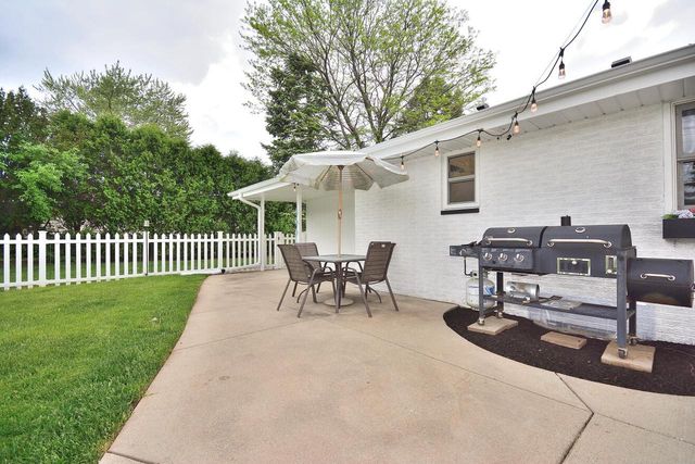 12905 Wembley ROAD, Brookfield, WI 53005
