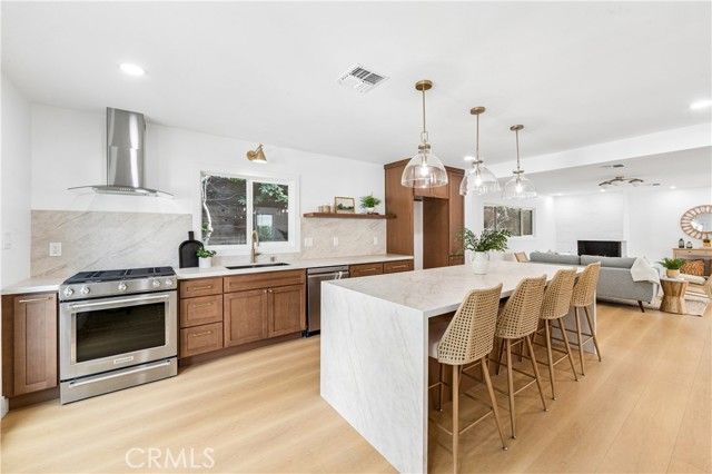 367 Ultimo Avenue, Long Beach, CA 90814