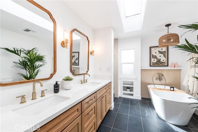 367 Ultimo Avenue, Long Beach, CA 90814