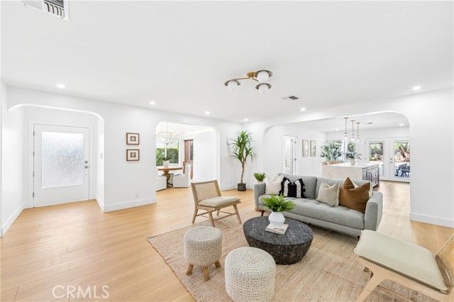 367 Ultimo Avenue, Long Beach, CA 90814
