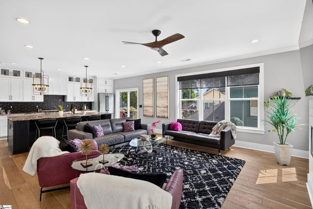 14 Perry Avenue, Greenville, SC 29601