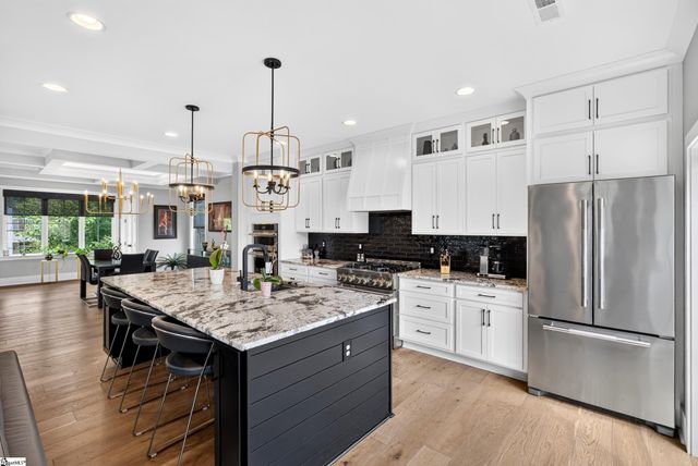 14 Perry Avenue, Greenville, SC 29601