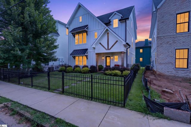 14 Perry Avenue, Greenville, SC 29601