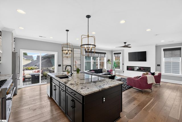 14 Perry Avenue, Greenville, SC 29601