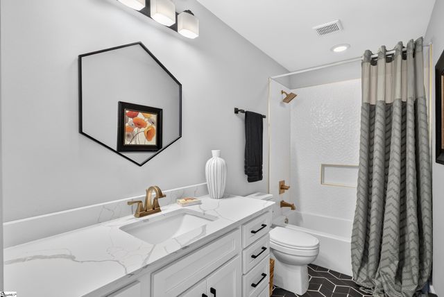 14 Perry Avenue, Greenville, SC 29601