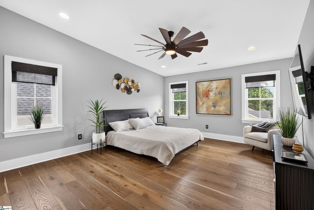14 Perry Avenue, Greenville, SC 29601
