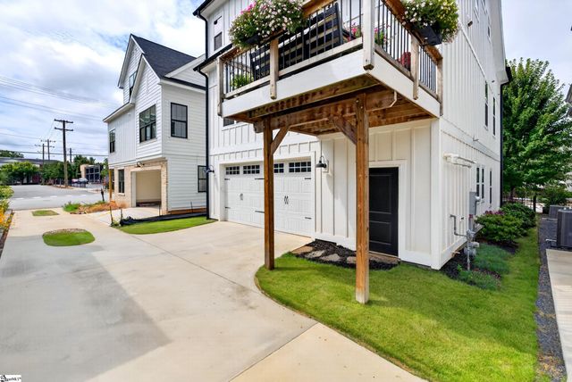 14 Perry Avenue, Greenville, SC 29601