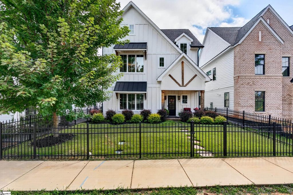 14 Perry Avenue, Greenville, SC 29601