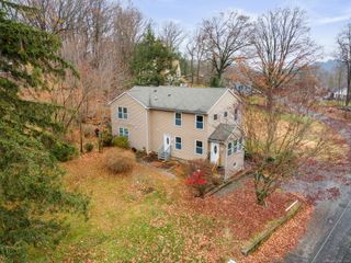 7 Hayestown Heights, Danbury, CT 06811