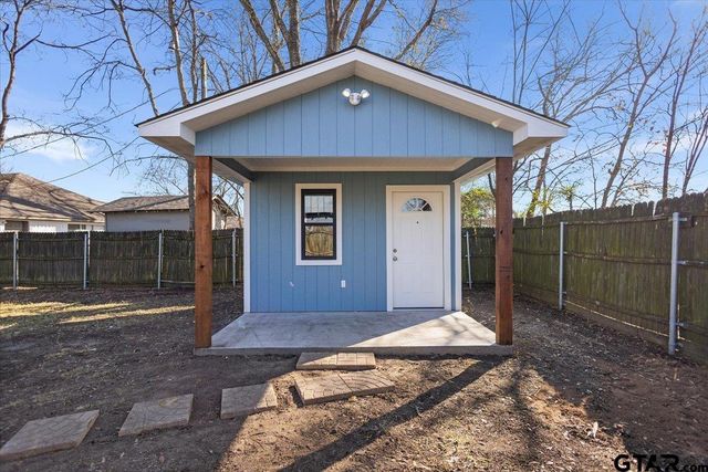 1010 N Grand, Tyler, TX 75702