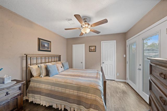 148 Clear Water Street W, Montgomery, TX 77356