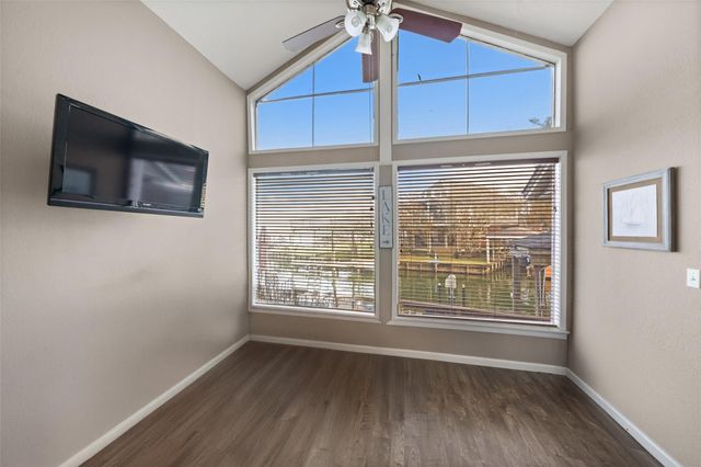 148 Clear Water Street W, Montgomery, TX 77356