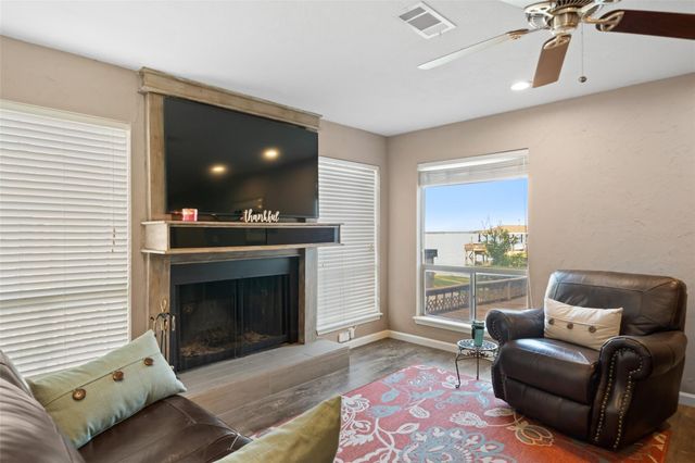 148 Clear Water Street W, Montgomery, TX 77356