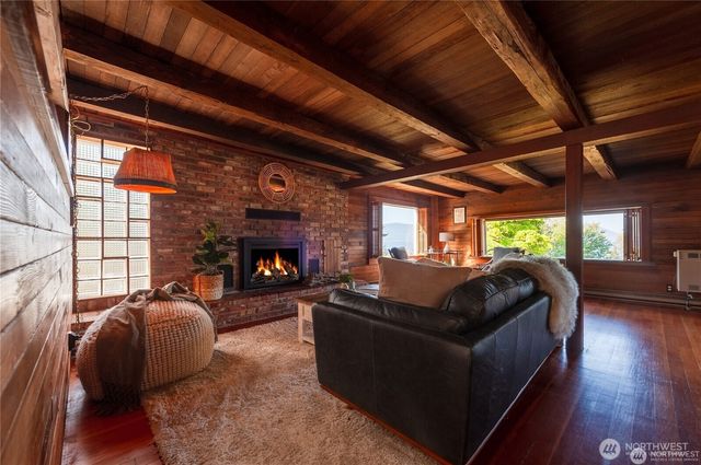 2395 W Shore Drive, Lummi Island, WA 98262