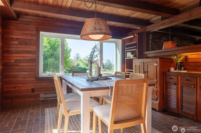 2395 W Shore Drive, Lummi Island, WA 98262