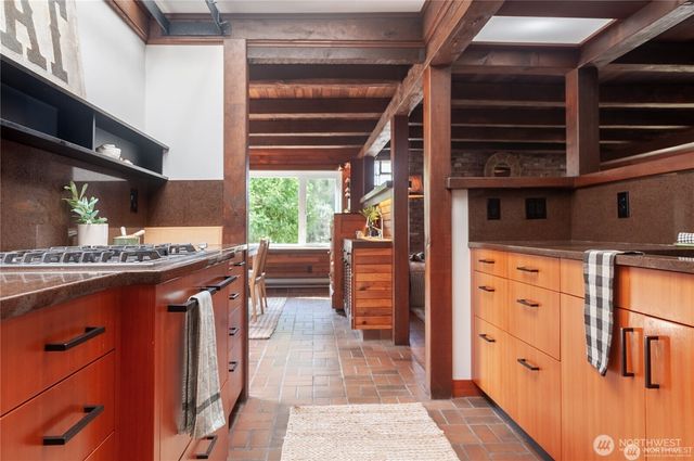 2395 W Shore Drive, Lummi Island, WA 98262