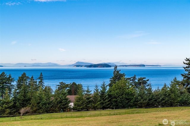 2395 W Shore Drive, Lummi Island, WA 98262