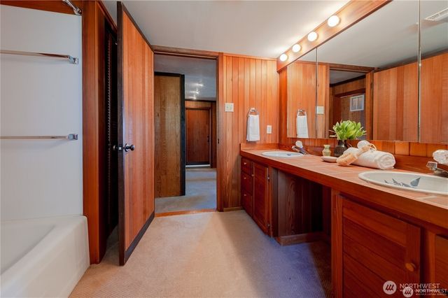 2395 W Shore Drive, Lummi Island, WA 98262