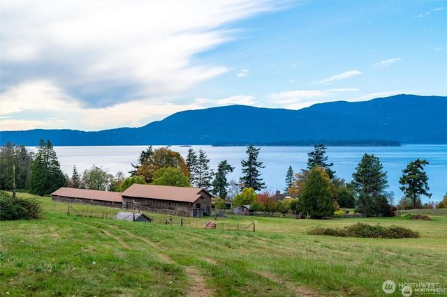 2395 W Shore Drive, Lummi Island, WA 98262