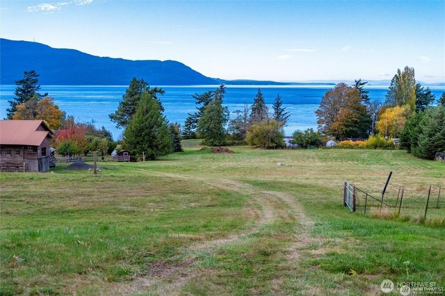 2395 W Shore Drive, Lummi Island, WA 98262
