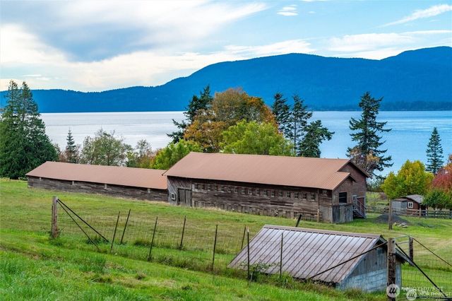 2395 W Shore Drive, Lummi Island, WA 98262